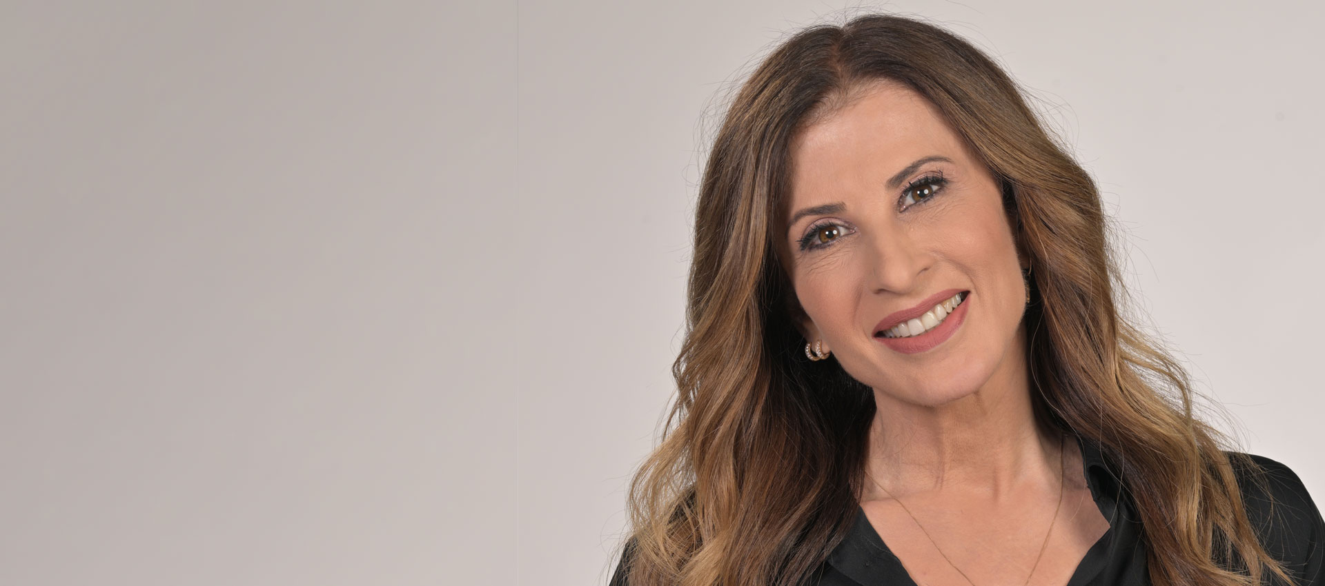 <span>מירי נבו</span><span>Miri Nevo</span>