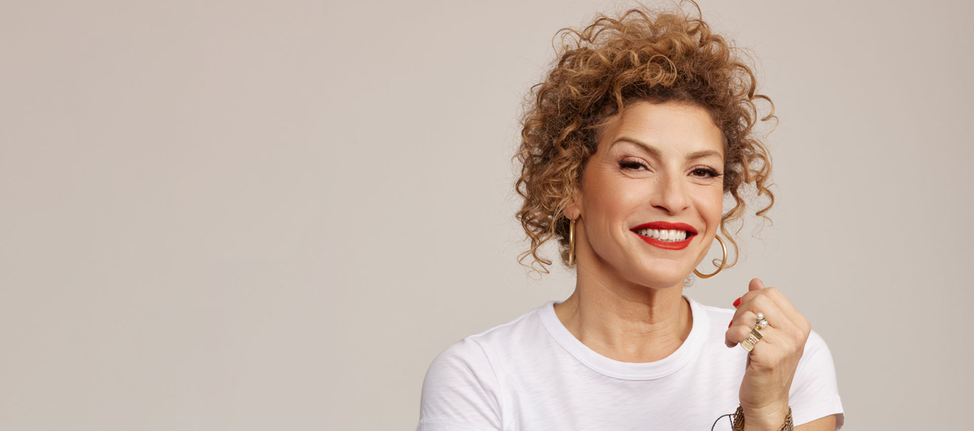 <span>עדי אשכנזי</span><span>Adi Ashkenazi</span>