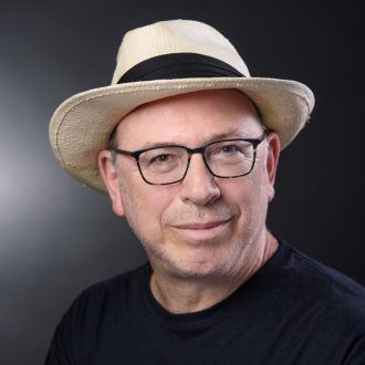 י.ל. פרץ – גלגוליו של סופר גדול-0