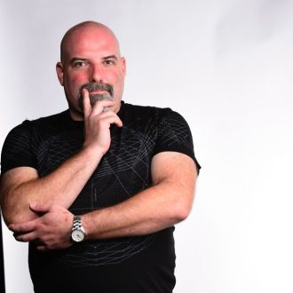 AI ואני: איך להפסיק לפחד ולהתחיל להנות מעליית המכונות-1