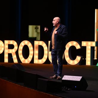 AI ואני: איך להפסיק לפחד ולהתחיל להנות מעליית המכונות-0