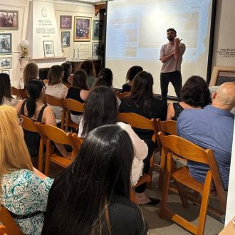 מה קורה כשאנחנו לא מסתכלים? מסע מצמרר אל עולמם של נוער בסיכון-0